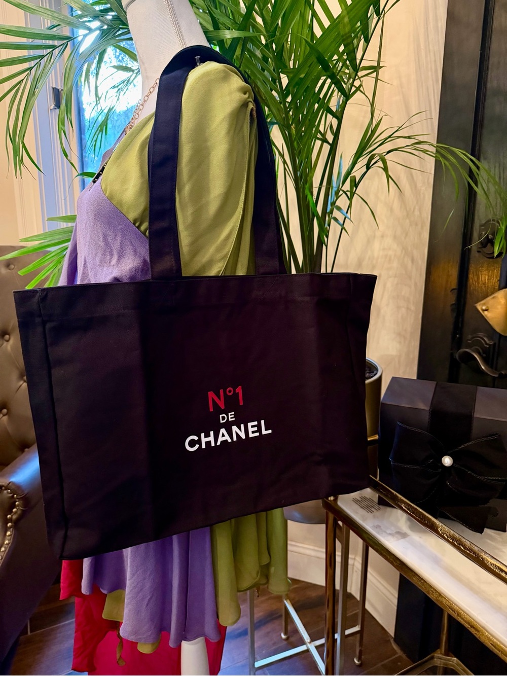 Authentic CHANEL VIP Extra Large Blk Canvas Tote Overnight Travel Beach Bag NEW - Picture 3 of 6